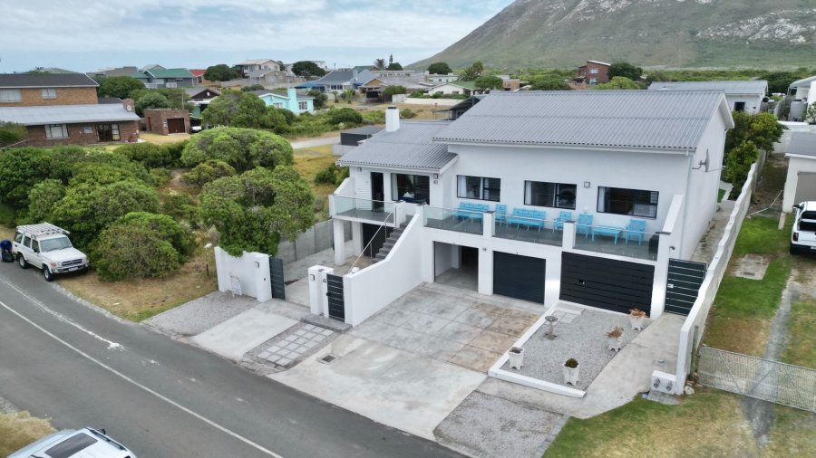 5 Bedroom Property for Sale in Gansbaai Central Western Cape